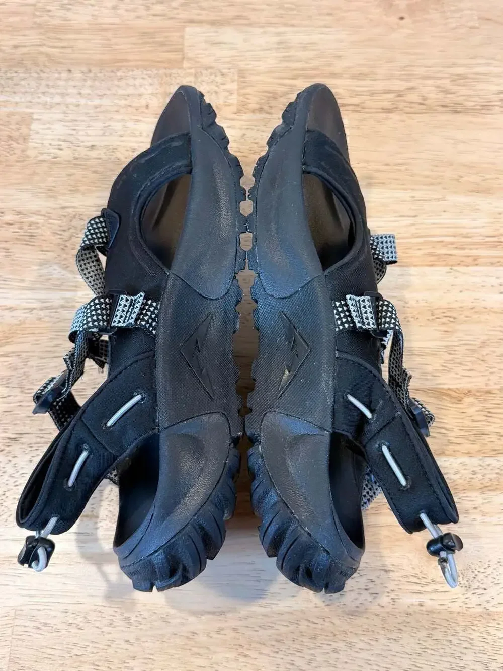 Nike Oneonta Trail Black Womens Outdoor Hiking Sandals Size 9